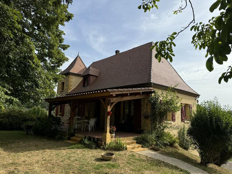 Maison traditionnelle - 140 m² - 5 pièces