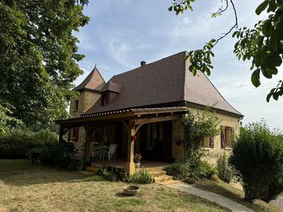 Maison traditionnelle - 140 m² - 5 pièces