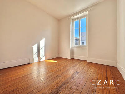 Appartement - 93 m² - 5 pièces