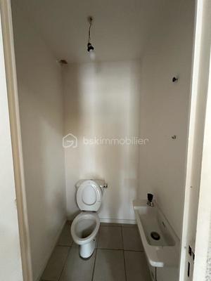 Local commercial - 67 m² - 3 pièces