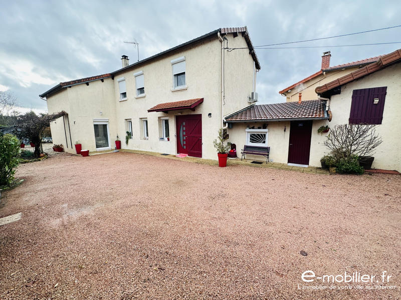 Maison traditionnelle - 145 m² - 5 pièces