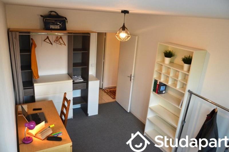 Chambre - 12 m² - 1 pièce