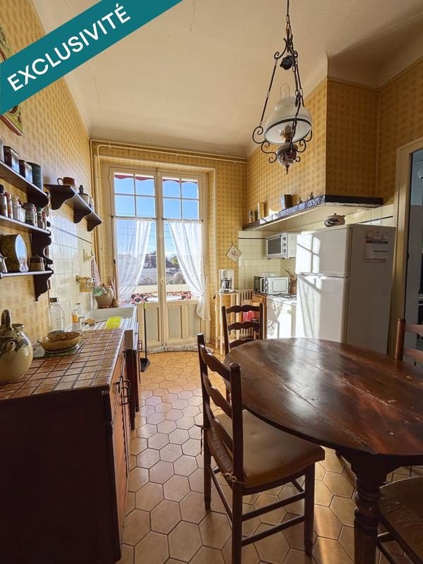 Maison - 160 m² - 8 pièces