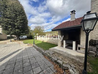 Maison - 355 m² - 13 pièces