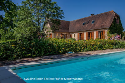 Maison - 220 m² - 7 pièces