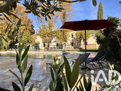 Maison - 420 m² - 10 pièces