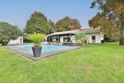 Maison - 180 m² - 6 pièces