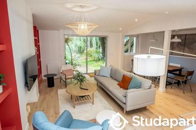 Chambre - 184 m² - 1 pièce