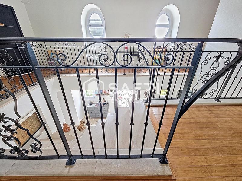 Maison de maîtres - 380 m² - 8 pièces