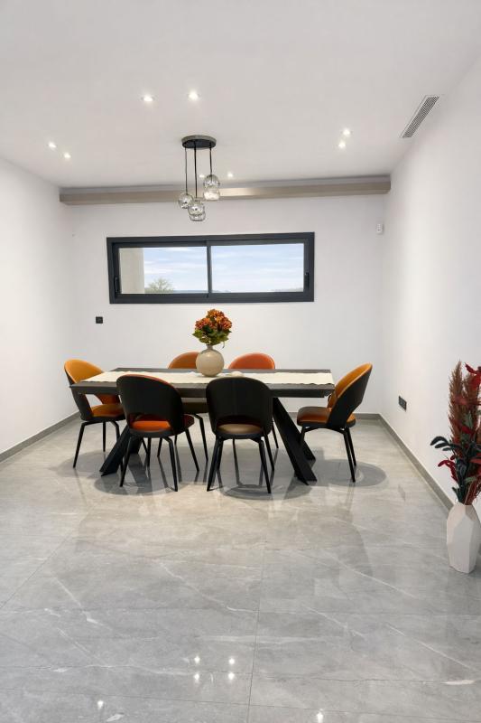 Maison - 229 m² - 6 pièces