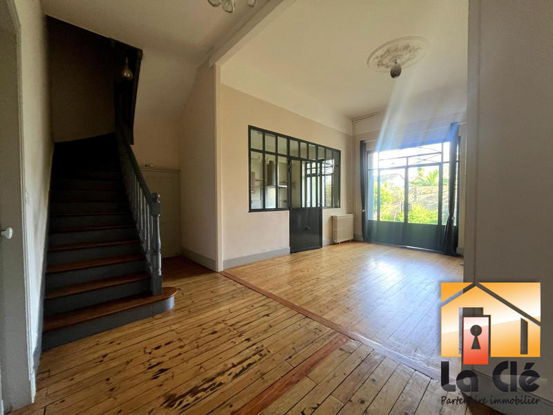 Maison - 189 m² - 8 pièces