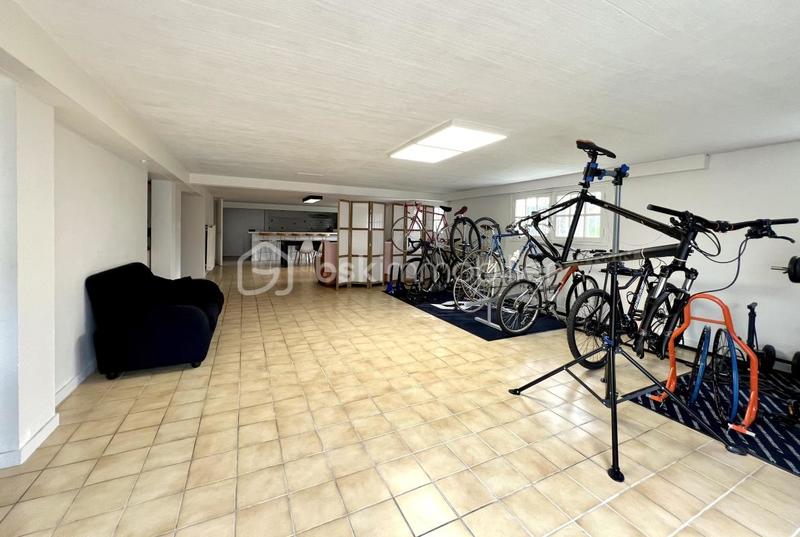 Maison - 180 m² - 7 pièces