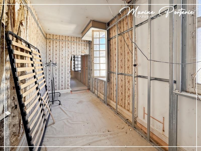 Maison traditionnelle - 420 m² - 13 pièces