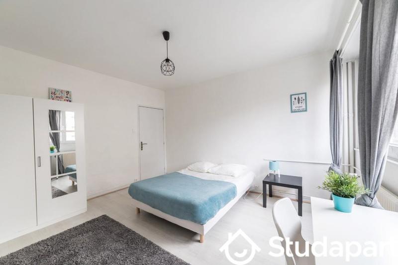 Chambre - 13 m² - 1 pièce