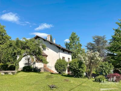 Maison - 143 m² - 7 pièces