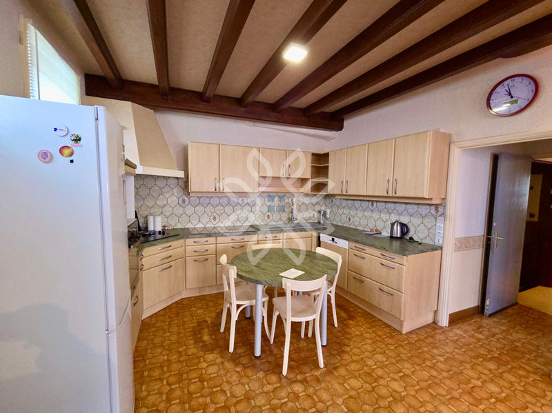 Propriété - 160 m² - 9 pièces