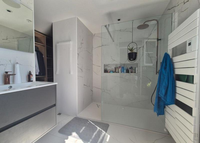 Maison - 231 m² - 8 pièces