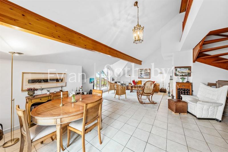 Appartement - 111 m² - 4 pièces