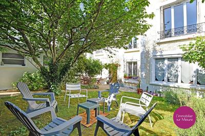 Villa - 230 m² - 8 pièces