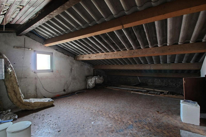 Maison - 277 m² - 14 pièces