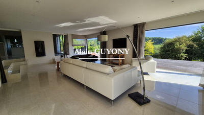 Maison contemporaine - 270 m² - 7 pièces