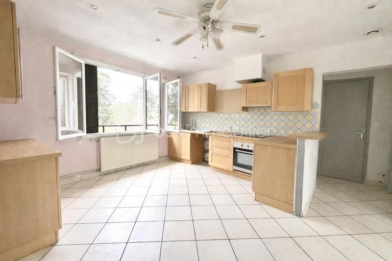 Maison - 161 m² - 3 pièces