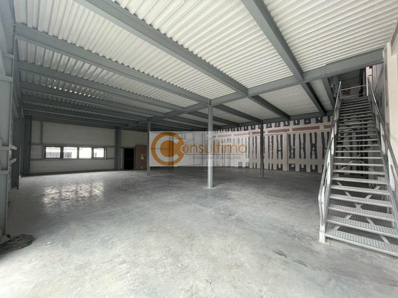 Local d'activité / Entrepôt - 521 m²