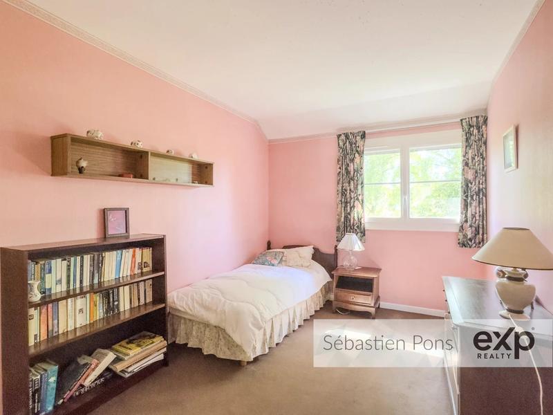 Maison - 230 m² - 8 pièces