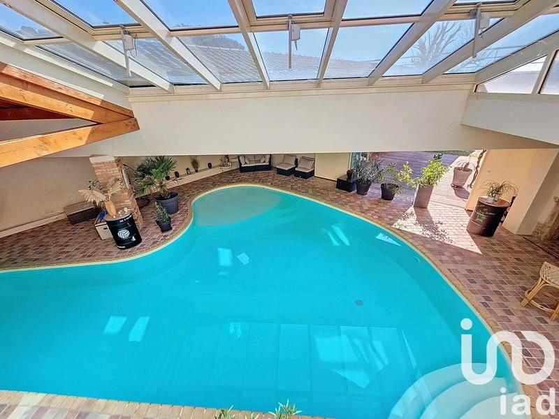 Maison - 277 m² - 10 pièces