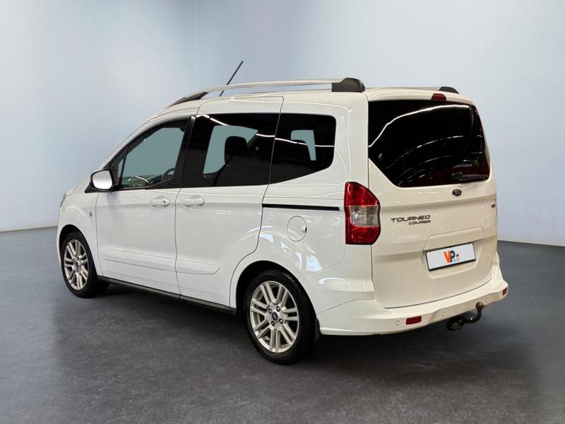 Ford Tourneo Courier 1.0 EcoBoost 100 Titanium