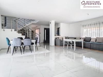 Maison - 137 m² - 5 pièces