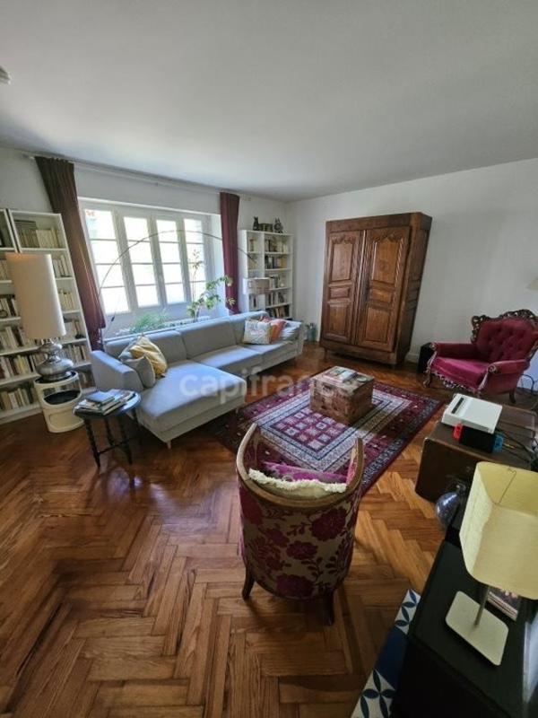 Maison - 210 m² - 5 pièces