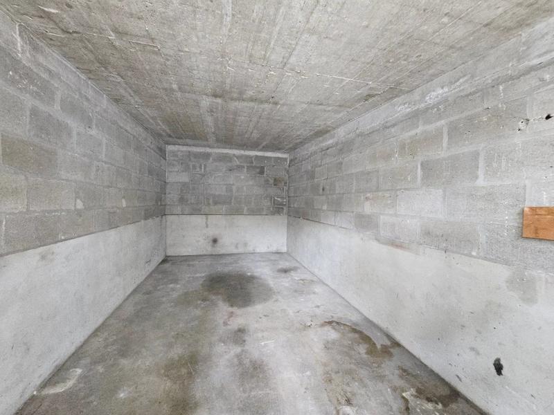 Parking / Garage - 18 m²