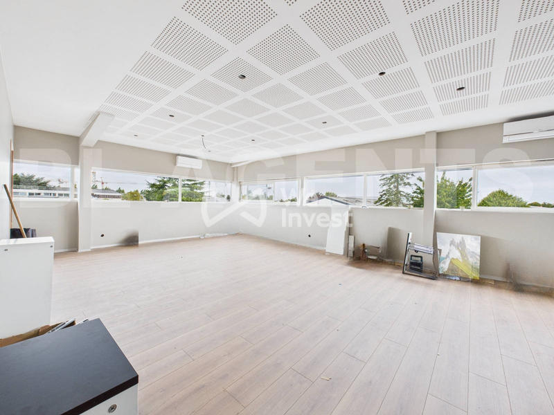 Local commercial - 1 468 m²