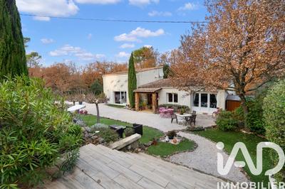 Maison - 177 m² - 7 pièces