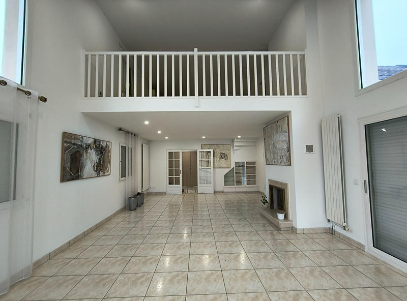 Maison - 253 m² - 6 pièces
