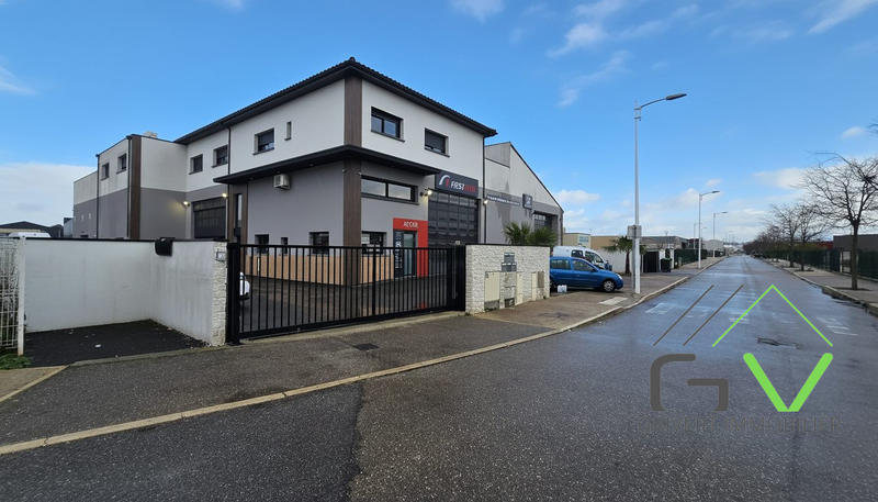 Local d'activités - 1 233 m²