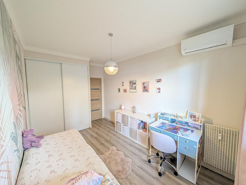 Appartement - 80 m² - 4 pièces