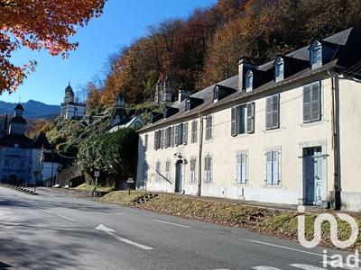 Maison - 383 m² - 12 pièces