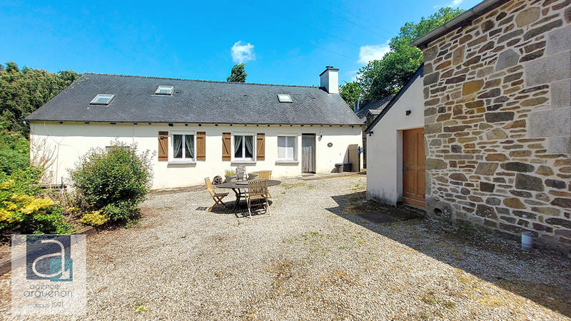 Maison - 224 m² - 7 pièces