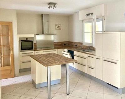 Maison - 192 m² - 6 pièces