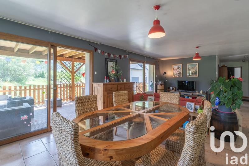 Appartement - 94 m² - 3 pièces