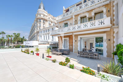 Appartement - 213 m² - 5 pièces