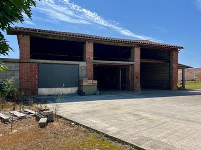 Maison - 300 m² - 7 pièces