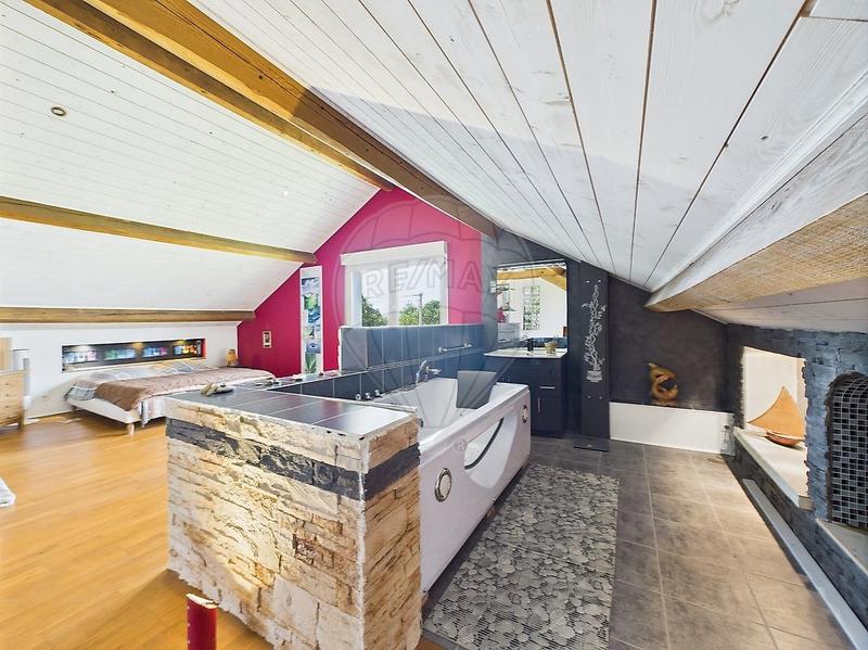 Maison - 210 m² - 5 pièces