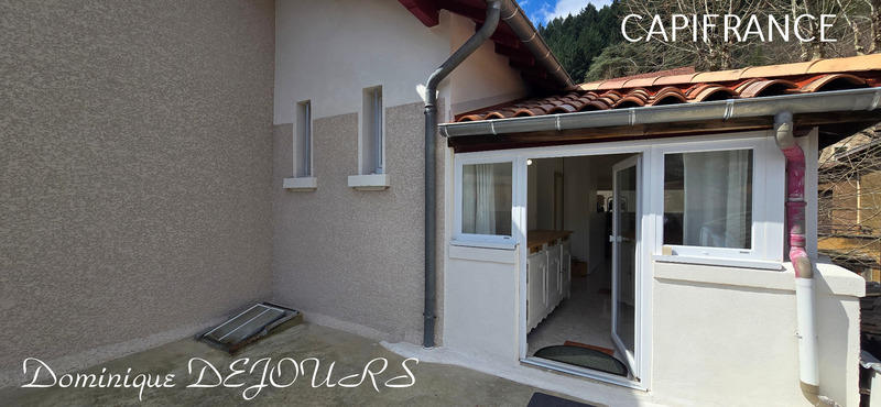 Maison - 230 m² - 9 pièces