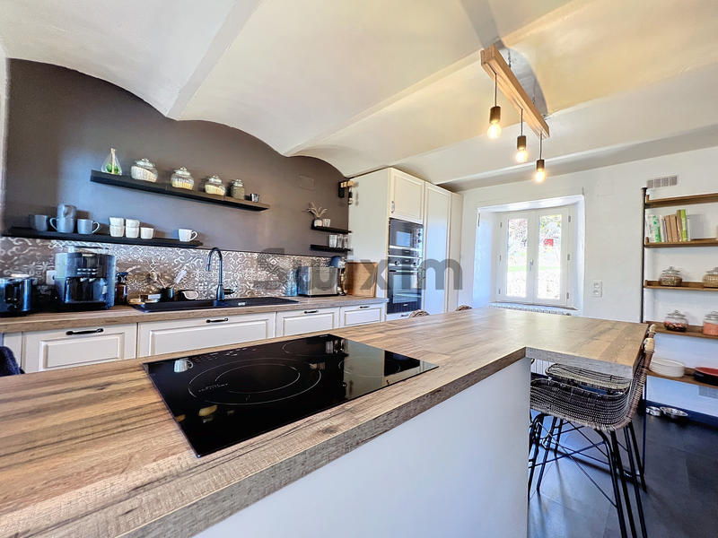 Mas - 161 m² - 7 pièces