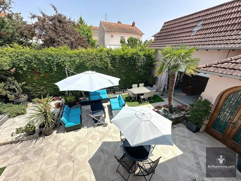 Maison - 308 m² - 8 pièces