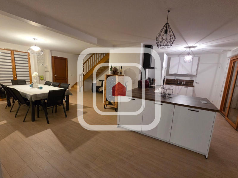 Maison - 138 m² - 7 pièces