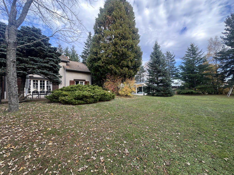 Maison - 240 m² - 10 pièces